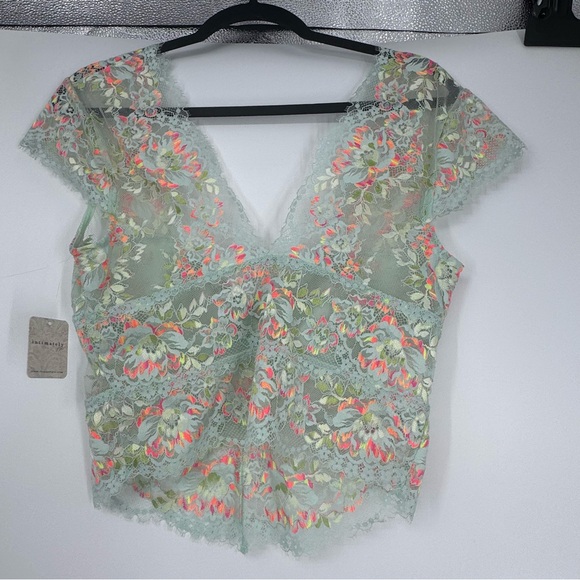 NWT Free People Garden Party Lace Tee in Sprout Green - Picture 9 of 12